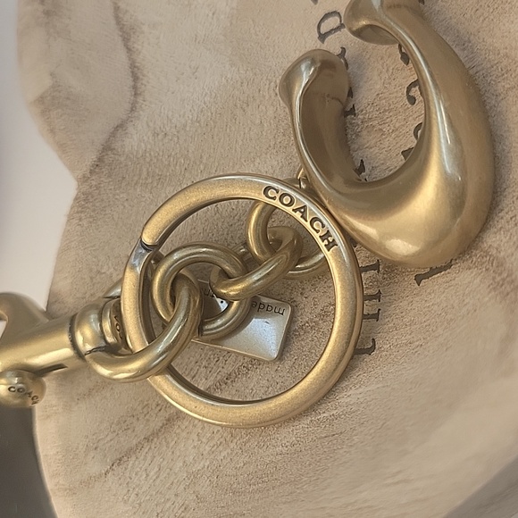 NWOT BRASS COACH C KEYCHAIN - Picture 2 of 8